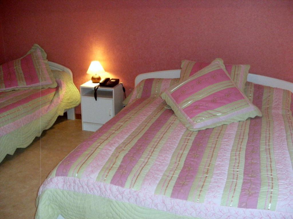 Les Confins Du Perche Hotel Tuffé Стая снимка